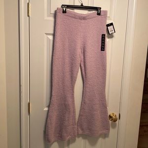 Art Class Brushed Violet Wide Leg Pants…size XL (14/16)